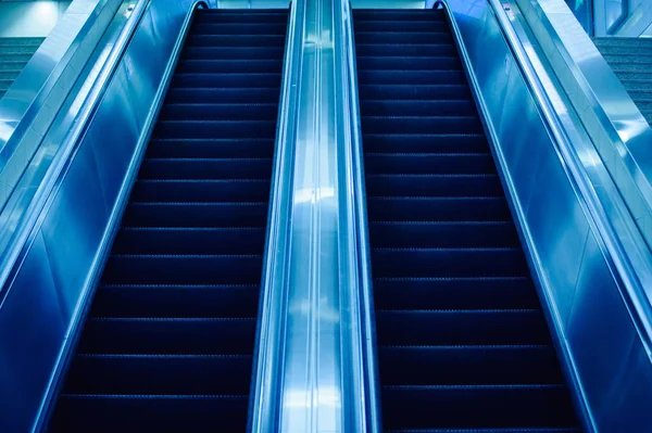 Vista Escaleras Mecánicas Modernas Estación Metro — Foto de Stock