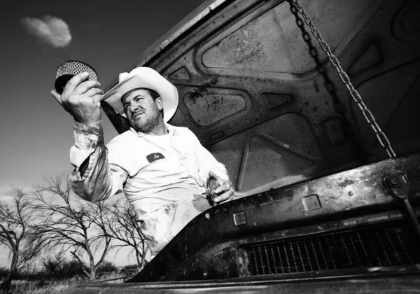 Man Cowboy Hat Hood Truck — Stock Photo, Image