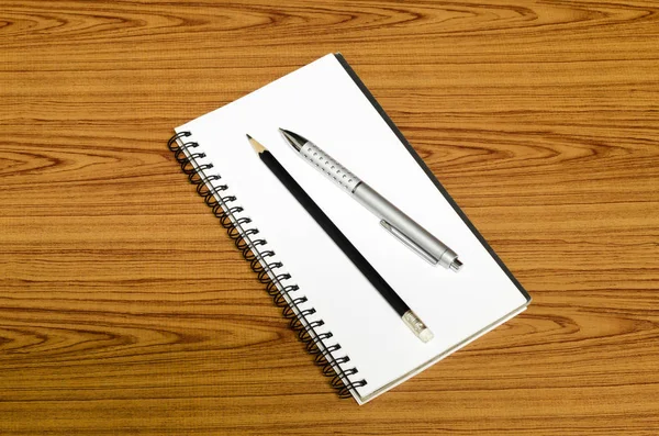 Penna Matita Notebook Sfondo Legno — Foto Stock