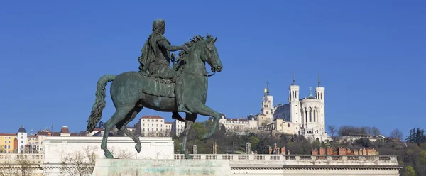 Estatua Luis Basílica Fourviere Sobre Fondo Vista Panorámica — Foto de Stock