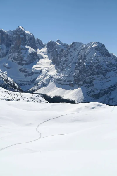 冬季有雪的山景和印象 — 图库照片