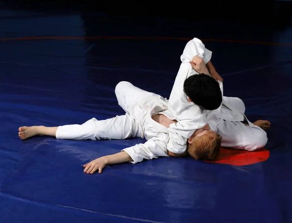 Chicos Durante Competición Lucha Judo — Foto de Stock