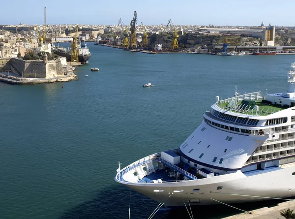 Gran Crucero Atracado Gran Puerto Malta — Foto de Stock