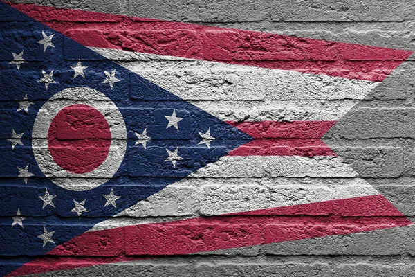 Parede Tijolo Com Uma Pintura Uma Bandeira Isolada Ohio — Fotografia de Stock