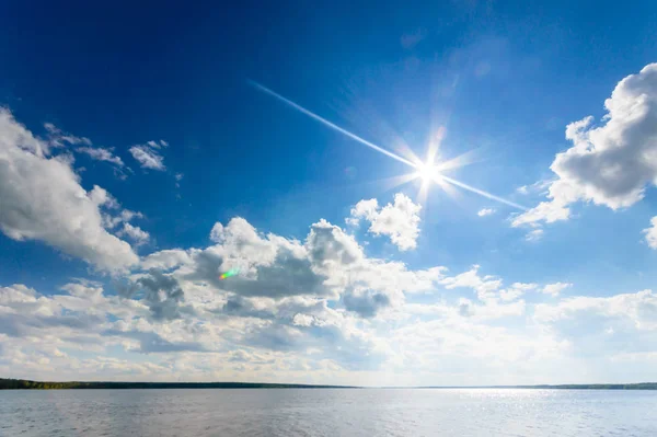 青い空 自然の雲 自然シリーズ — ストック写真