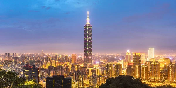 Gün Batımında Panorama Taipei Silueti Tayvan — Stok fotoğraf