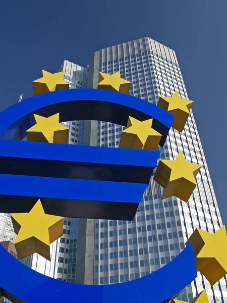 Firma Dell Euro Fuori Dalla Sede Della Banca Centrale Europea — Foto Stock
