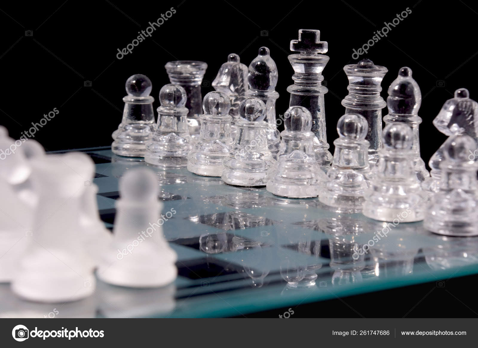 Jogo de xadrez em vidro.  Xadrez jogo, Tabuleiro de xadrez, Jogo de xadrez