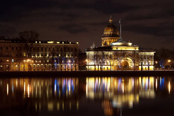 Vista Angliyskaya Naberezhnaya Terraplén Catedral San Isaac — Foto de Stock