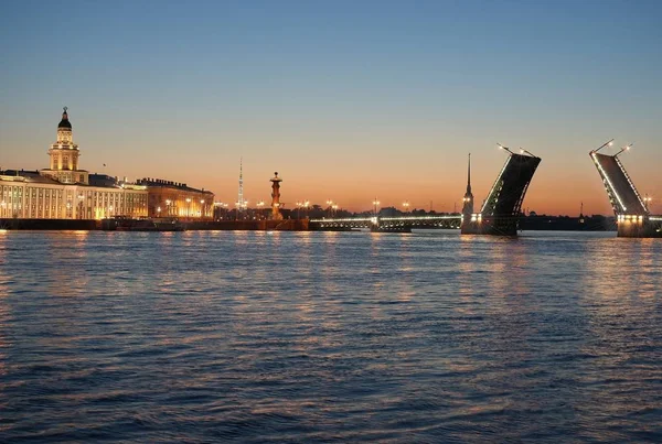 Vista Del Río Neva Puente Del Palacio San Petersburgo Rusia — Foto de Stock