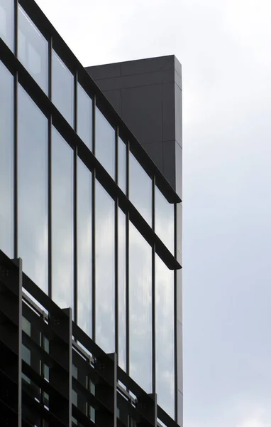 Kantoorgebouw Blauwe Rechthoek Windows — Stockfoto