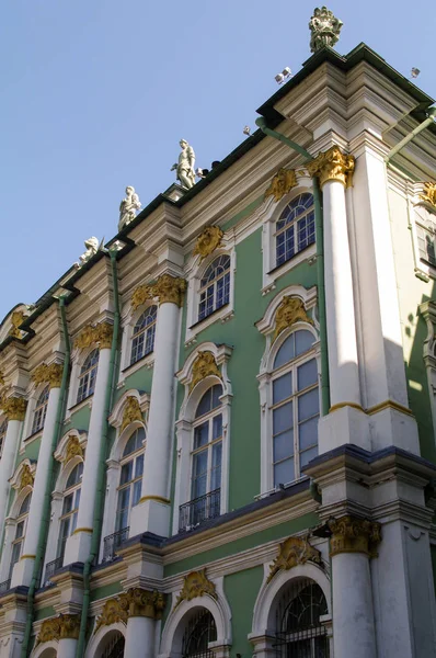 Zimní Palác Hermitage Petrohradu Rusko Modrá Obloha Mraky — Stock fotografie