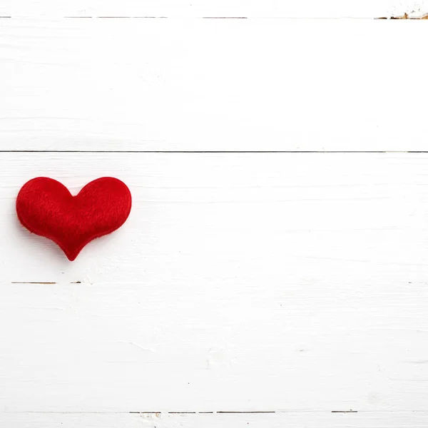 Cuore Rosso Tavolo Bianco Vista Dall Alto — Foto Stock