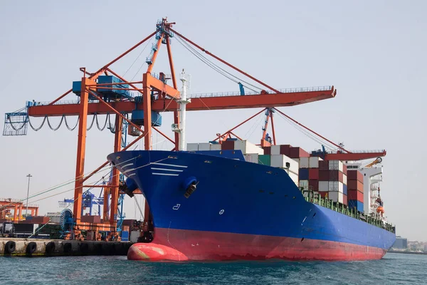 Container Ship Sta Caricando Porto — Foto Stock