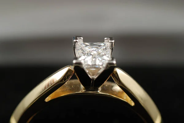 다이아몬드와의 반지의 — 스톡 사진