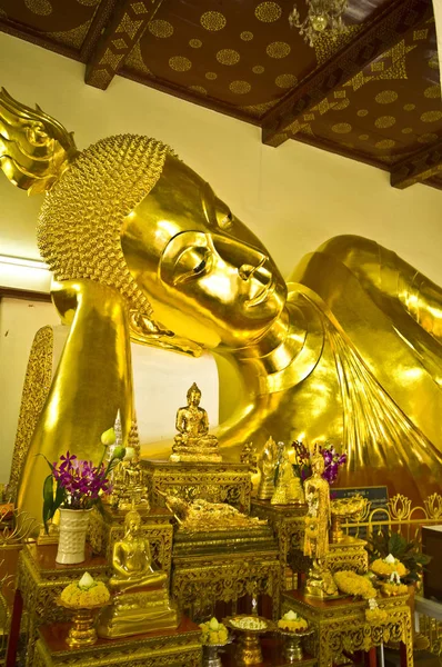 Arany Buddha Szobor Templomban Phra Nakhon Chedi — Stock Fotó