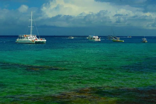 Barcos Blancos Agua Del Caribe Acuático — Foto de Stock