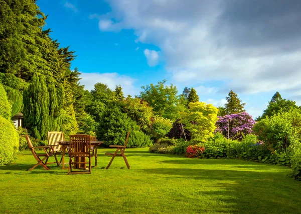 夏の英国の庭 — ストック写真