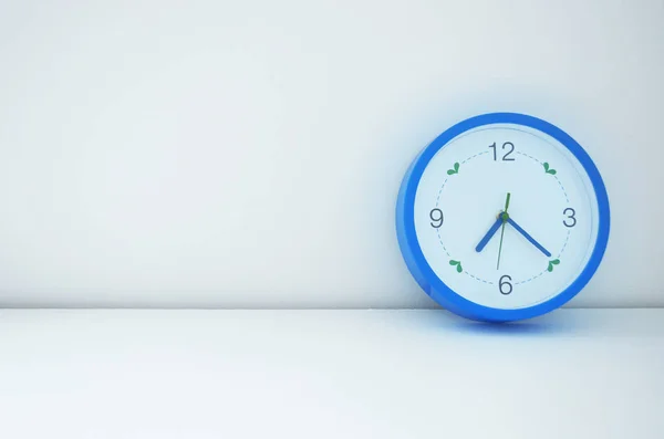 Reloj Azul Pared —  Fotos de Stock