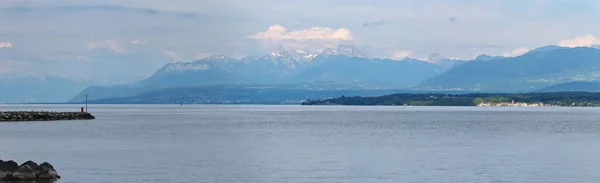Женевское Озеро Альпы Облачный День Швейцария — стоковое фото