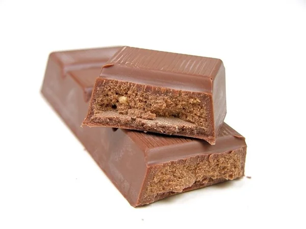 Chocolate Sobre Fundo Branco Foco Seletivo Nas Partes Brokens — Fotografia de Stock