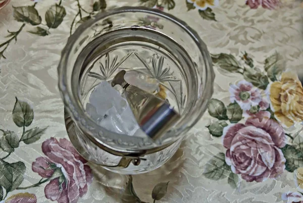 Cubo Hielo Pinzas Recipiente Cristal Belleza — Foto de Stock