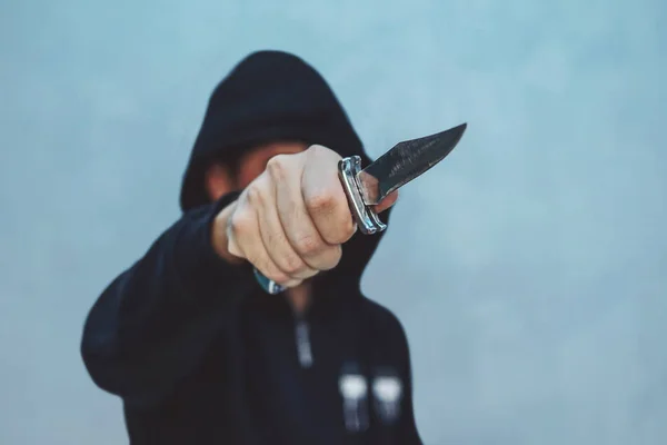Mannen Attack Med Kniv Killen Med Kniven Hand Bär Svart — Stockfoto