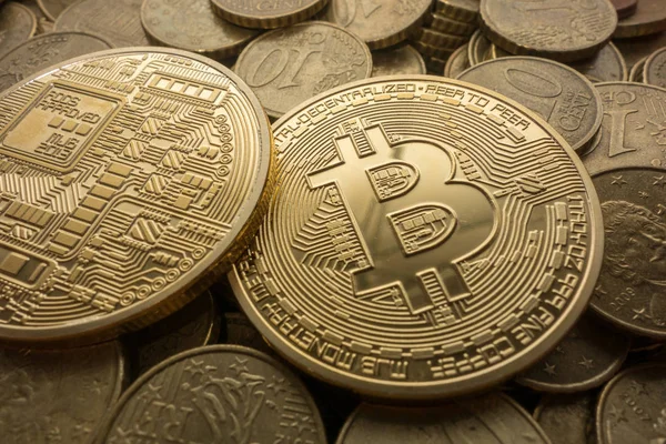 Foto Golden Bitcoins Novo Dinheiro Virtual — Fotografia de Stock