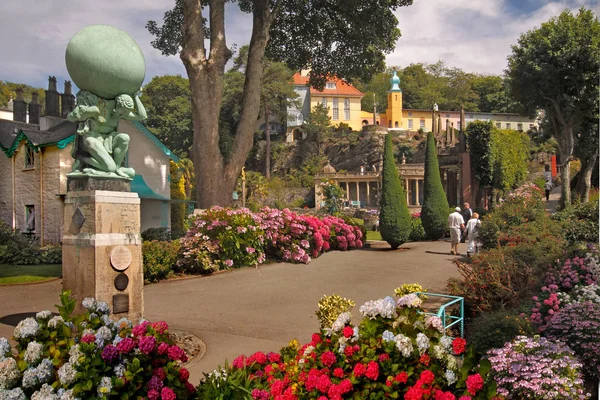 Die Atlas Statue Hat Eine Prominente Position Der Wichtigsten Durchgangsstraße — Stockfoto