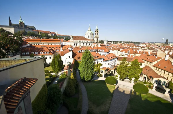 Utsikt Över Det Berömda Slottet Prag — Stockfoto