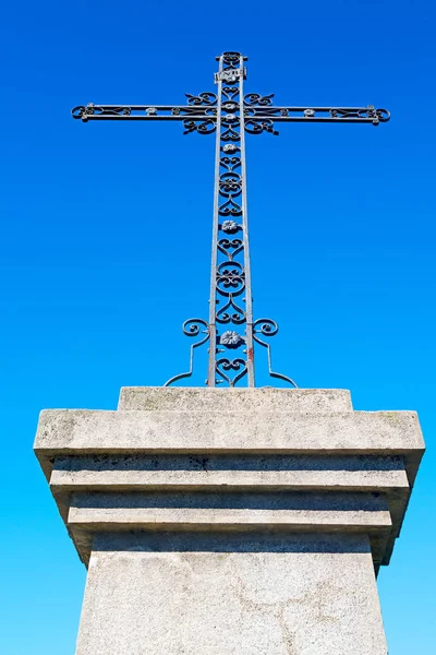 Abstraktní Kříž Evropě Itálie Pozadí Oblohy — Stock fotografie