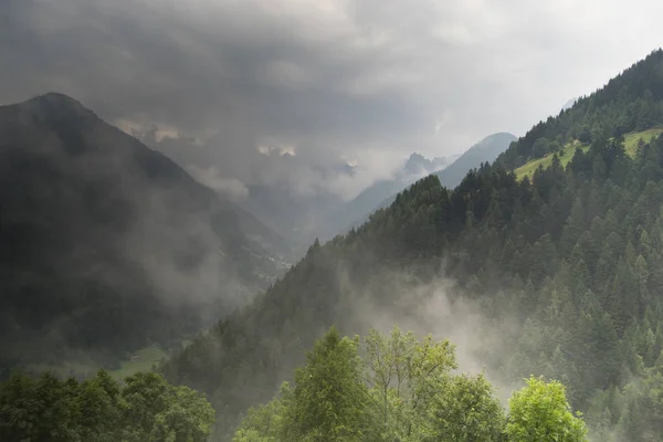Zomerregen Italiaanse Alpen Van Lombardije — Stockfoto