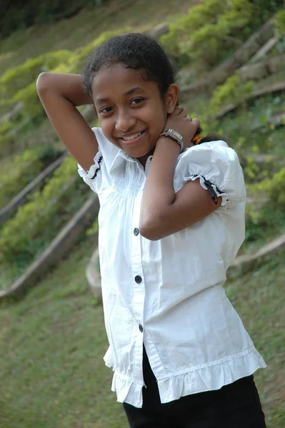 Fotografia Małej Azjatyckiej Dziewczyny Miłą Ekspresją Uśmiechu — Zdjęcie stockowe
