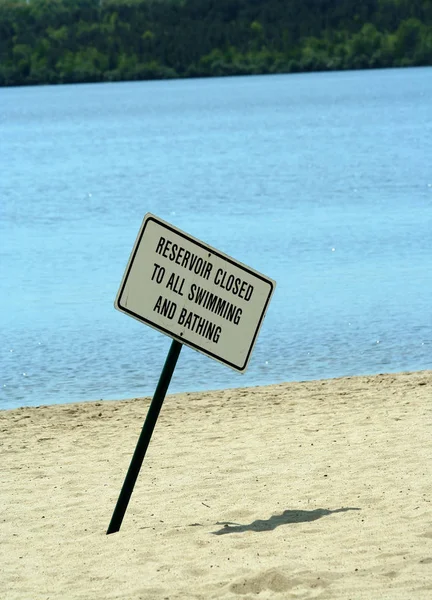 Ein Schwimmverbot — Stockfoto