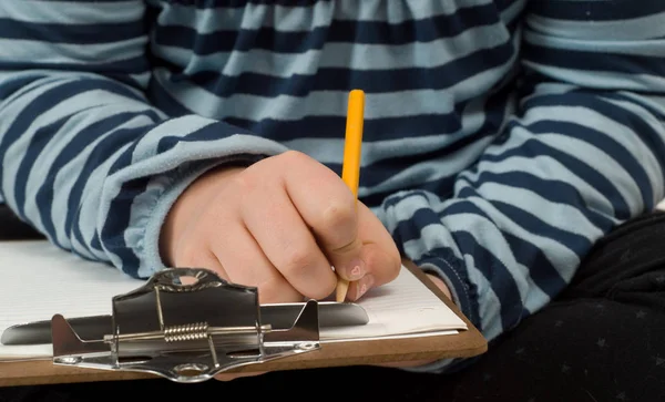 Vista Cerca Alguien Escribiendo Algunas Notas Portapapeles — Foto de Stock