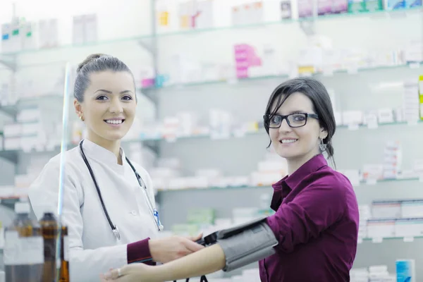 Doctor Checking Blood Pressure Heart Rate Hospital Pharmacy Young Female — Stock Photo, Image