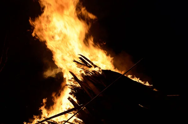 Feu Bois Massif Dans Nuit Hiver — Photo