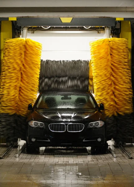 Lavaggio Auto Nero Stazione Tunnel Lavaggio — Foto Stock