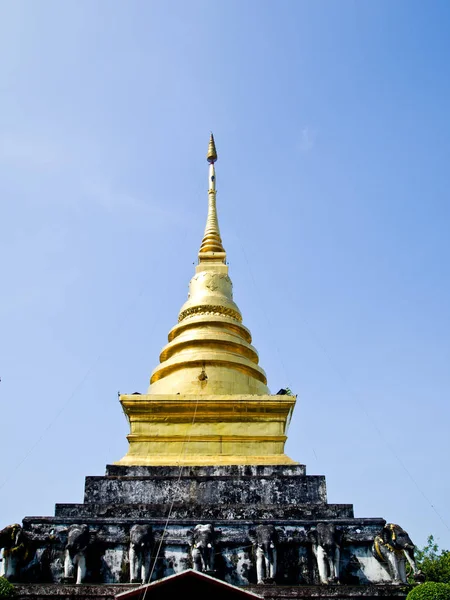 Gouden Stupa Traditionele Thaise Stijl Die Wat Changkum Nan Thailand — Stockfoto