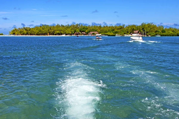 Ile Cerfs Algas Océano Índico Mauritius Montaña Arena Isla Cielo — Foto de Stock