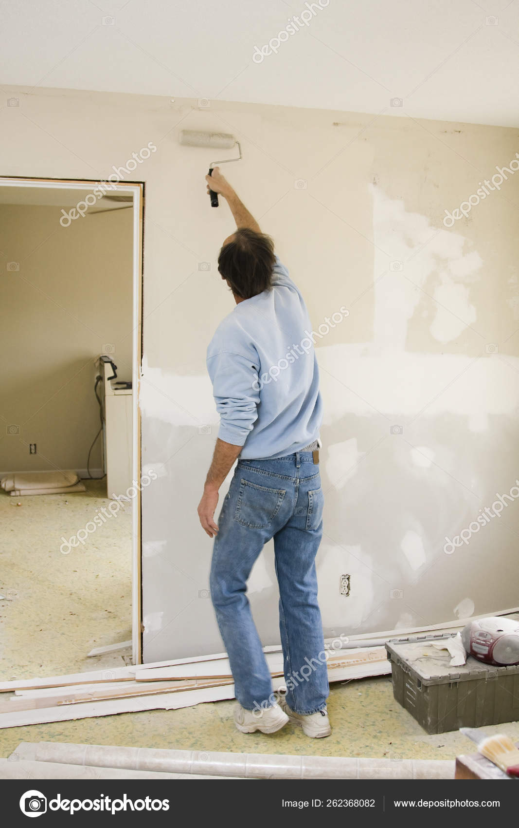 Contract Painter Updating Colors Walls Painting Ceilings