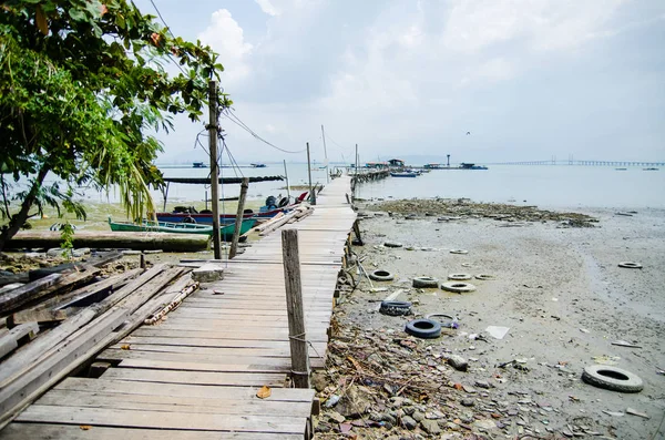 Holzpier Auf Dem Meeresgrund Zerstörte Brücke Der Nähe Der Tropen — Stockfoto