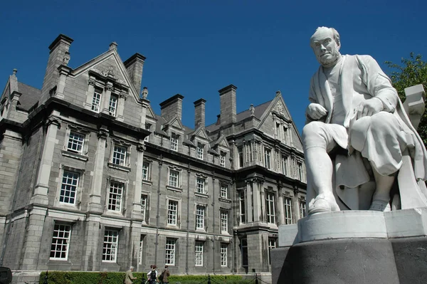 Trinity College Dublin City Irlanti — kuvapankkivalokuva