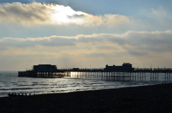 英格兰南部海滨度假胜地沃辛的维多利亚码头 2013年12月拍摄的图片 — 图库照片