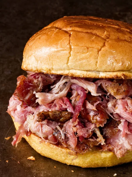 Close Rustic American Pulled Pork Sandwich — Stock Photo, Image