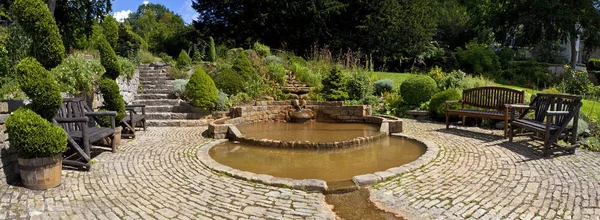 Panoramatický Záběr Fondu Měchýřovité Zahradách Dobře Kalich Glastonbury — Stock fotografie