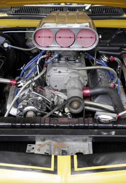 Motor Potente Grande Del Coche Piezas Del Metal Tubos Engranajes —  Fotos de Stock