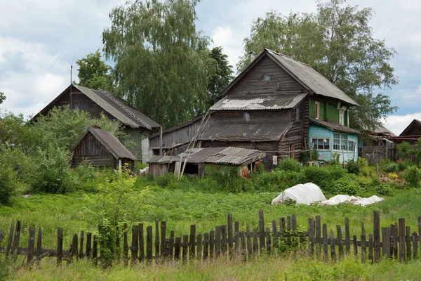 Antiguas Casas Madera Rústicas Ruinas Rusia Verano — Foto de Stock