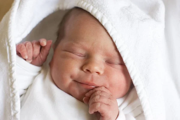 Bebé Recién Nacido Par Horas Edad — Foto de Stock