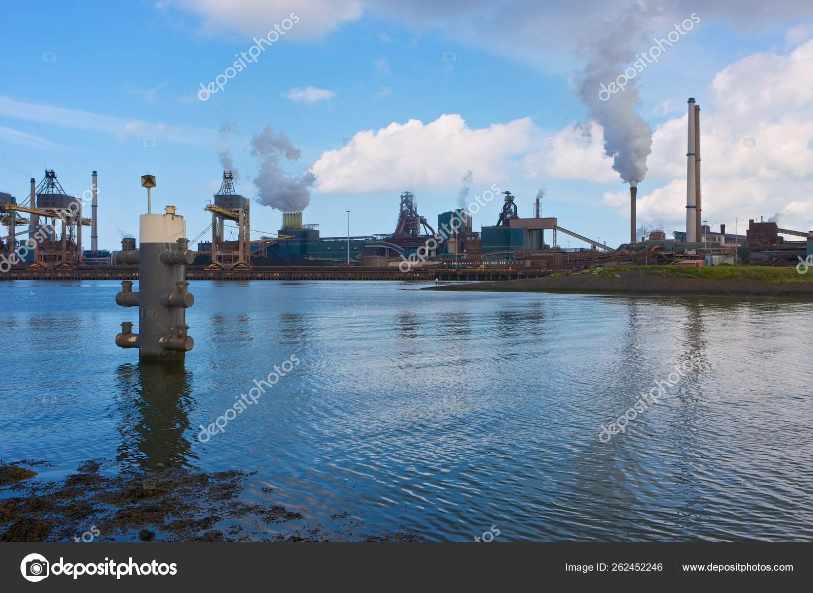 Ijmuiden tata steel plant hi-res stock photography and images